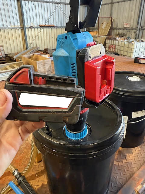 Milwaukee 18V to MacNaught 18V Battery Adapter (Pump, Grease Gun)