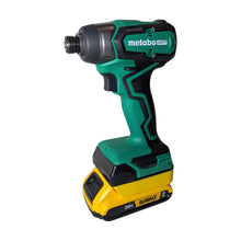 Load image into Gallery viewer, DeWalt 20V to Metabo HPT 18V Battery Adapter

