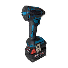 Load image into Gallery viewer, Milwaukee 18V to Makita 18V Battery Adapter
